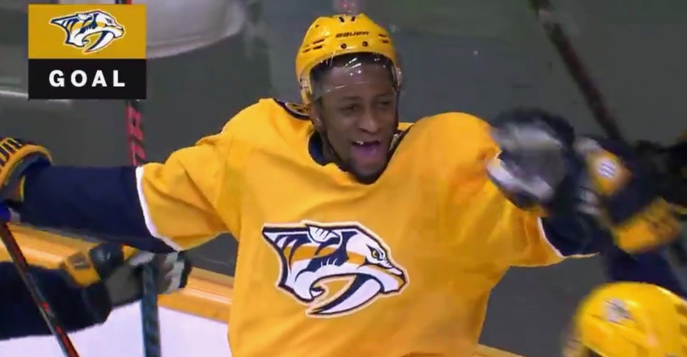 New Jersey Devils' Wayne Simmonds receives ovation in return to